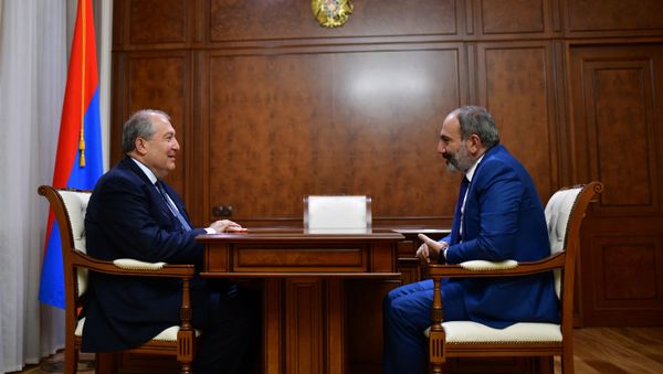 Встреча Президента и премьер-министра Армении Армена Саркисяна и Никола Пашиняна (9 октября 2018). Еревaн - Sputnik Արմենիա