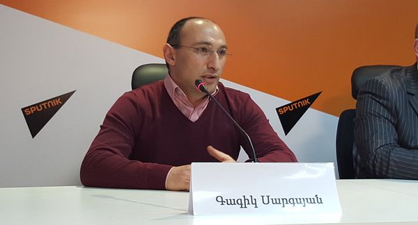 Главный секретарь Федерации лыжного спорта Гагик Саргсян - Sputnik Армения