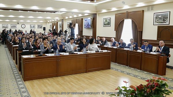 Первое заседание новоизбранного Совета старейшин столицы (10 октября 2018). Еревaн Первое заседание новоизбранного Совета старейшин столицы (10 октября 2018). Еревaн - Sputnik Արմենիա