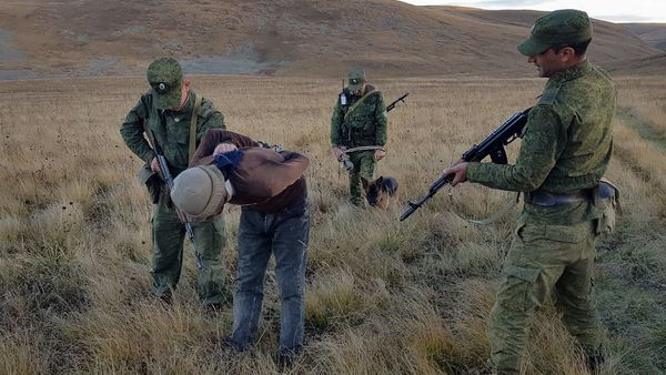 Нарушитель государственной границы Армении Нарушитель государственной границы Армении - Sputnik Армения
