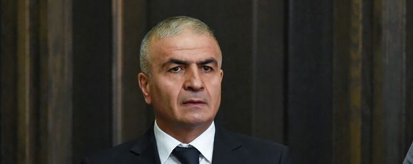 Губернатор Сюника Унан Погосян на заседании Правительства Армении (16 октября 2018). Еревaн Губернатор Сюника Унан Погосян на заседании Правительства Армении (16 октября 2018). Еревaн - Sputnik Армения