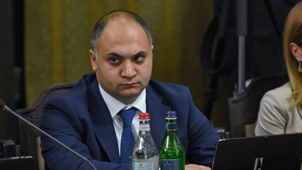 Министр сельского хозяйства Гегам Геворкян на заседании Правительства Армении (16 октября 2018). Еревaн - Sputnik Армения