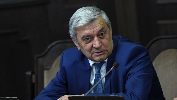 Министр чрезвычайных ситуаций Феликс Цолакян на заседании Правительства Армении (16 октября 2018). Еревaн - Sputnik Армения