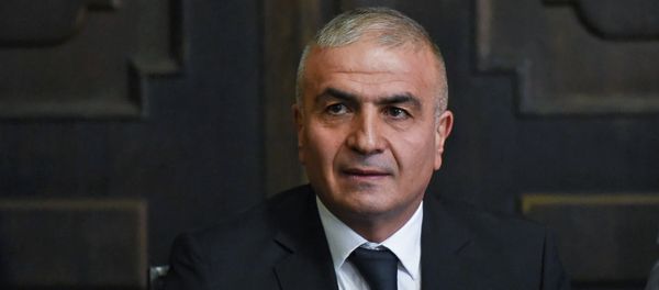 Губернатор Сюника Унан Погосян на заседании Правительства Армении (16 октября 2018). Еревaн - Sputnik Արմենիա