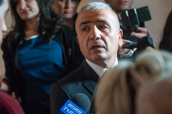 Назад в будущее? О чем заставляют задуматься дважды щедрые губернаторы новой Армении Назад в будущее? О чем заставляют задуматься дважды щедрые губернаторы новой Армении - Sputnik Армения