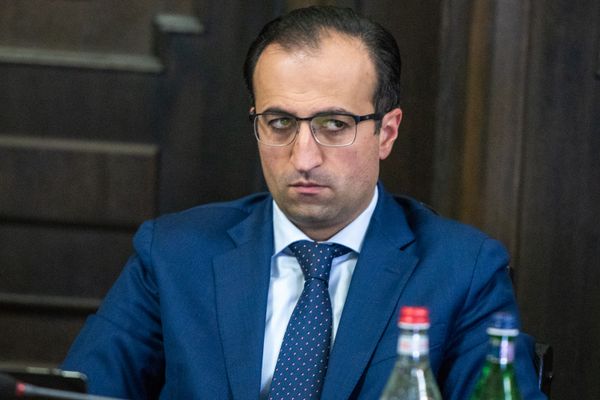 Ինչպես կպատասխանեին պաշտոնյաները Փաշինյանին, եթե չափածո դիմեին նրան Ինչպես կպատասխանեին պաշտոնյաները Փաշինյանին, եթե չափածո դիմեին նրան - Sputnik Արմենիա