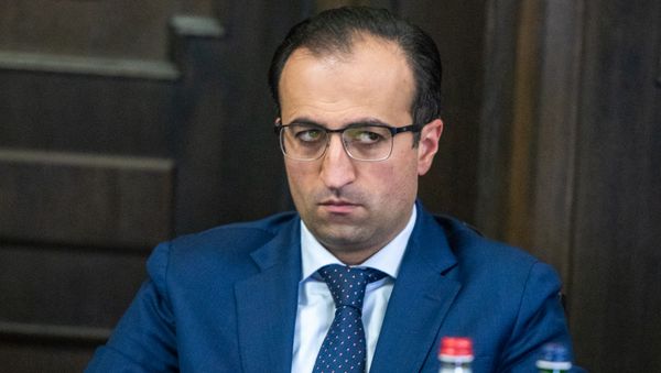 Министр здравоохранения Арсен Торосян на заседании Правительства Армении (16 октября 2018). Еревaн - Sputnik Армения
