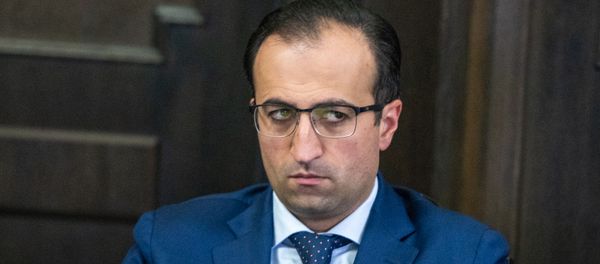 Министр здравоохранения Арсен Торосян на заседании Правительства Армении (16 октября 2018). Еревaн - Sputnik Армения