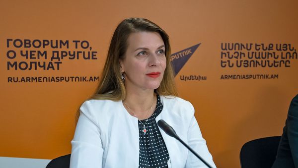 Елена Шуваева-Петросян - Sputnik Армения