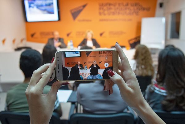 Мастер-класс с участием руководителей пресс-центров Армении в мультимедийном пресс-центре Sputnik Армения  в рамках нового модуля образовательной программы SputnikPro (18 октября 2018). Еревaн - Sputnik Армения