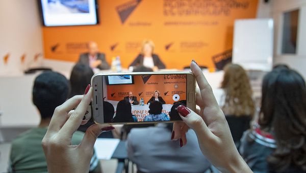 Мастер-класс с участием руководителей пресс-центров Армении в мультимедийном пресс-центре Sputnik Армения  в рамках нового модуля образовательной программы SputnikPro (18 октября 2018). Еревaн - Sputnik Армения
