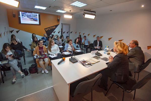 Мастер-класс с участием руководителей пресс-центров Армении в мультимедийном пресс-центре Sputnik Армения  в рамках нового модуля образовательной программы SputnikPro (18 октября 2018). Еревaн - Sputnik Армения