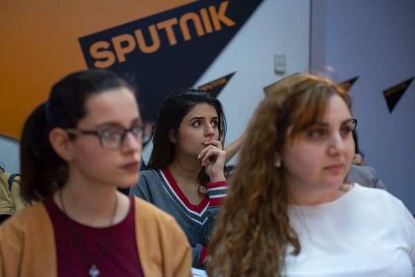 Мастер-класс с участием руководителей пресс-центров Армении в мультимедийном пресс-центре Sputnik Армения в рамках нового модуля образовательной программы SputnikPro (18 октября 2018). Еревaн - Sputnik Армения