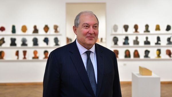 Президент Армении Армен Саркисян посетил посольство Германии в Армении (19 октября 2018). Еревaн - Sputnik Армения