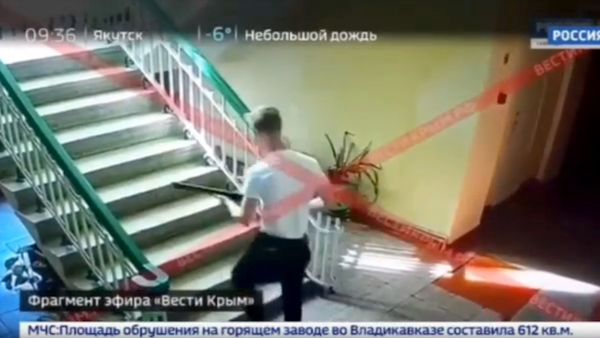 Журналисты по камерам наблюдения восстановили весь маршрут керченского убийцы — от входа в колледж до взрыва в буфете - Sputnik Армения