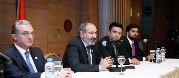 И.о премьер-министра Армении Никола Пашиняна встретился с представителями армянской общины (20 октября 2018). Ливан - Sputnik Армения