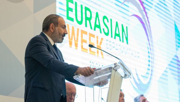 Речь врио премьер-министра Армении Никола Пашиняна на международном форуме Евразийская неделя (22 октября 2018). Еревaн Речь врио премьер-министра Армении Никола Пашиняна на международном форуме Евразийская неделя (22 октября 2018). Еревaн - Sputnik Армения