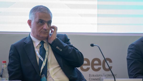 Врио вице-премьера Армении Мгер Григорян на международном форуме Евразийская неделя (22 октября 2018). Еревaн - Sputnik Արմենիա