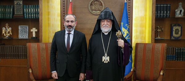 Врио премьер-министра Армении Никол Пашинян встретился с Католикосом Великого Дома Киликийского Арамом Первым (21 октября 2018). Антелия, Ливан - Sputnik Армения
