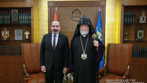 Врио премьер-министра Армении Никол Пашинян встретился с Католикосом Великого Дома Киликийского Арамом Первым (21 октября 2018). Антелия, Ливан - Sputnik Արմենիա