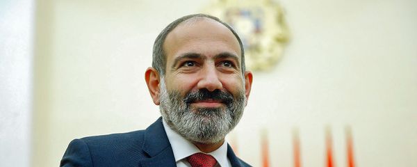 Врио премьер-министра Никол Пашинян на церемонии вручения гос.наград в сфере ИТ (23 октября 2018). Еревaн Врио премьер-министра Никол Пашинян на церемонии вручения гос.наград в сфере ИТ (23 октября 2018). Еревaн - Sputnik Армения