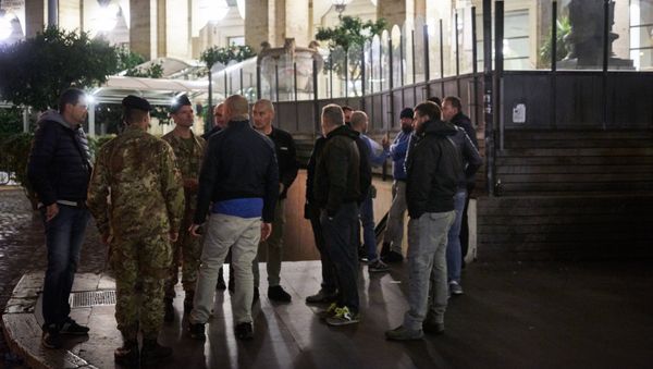 Болельщики ЦСКА пострадали при обрушении эскалатора метро в Риме - Sputnik Армения