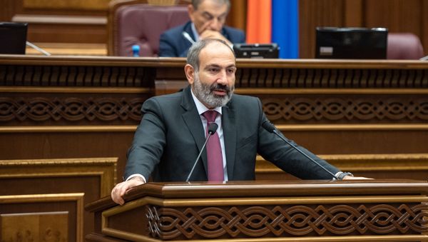 И.о. премьер-министра Никол Пашинян на внеочередном заседании Парламента Армении (24 октября 2018). Еревaн - Sputnik Армения