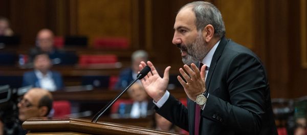 Врио премьер-министра Никол Пашинян на внеочередном заседании Парламента Армении (24 октября 2018). Еревaн - Sputnik Արմենիա