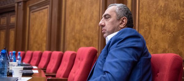 Депутат Самвел Алексанян на внеочередном заседании Парламента Армении (24 октября 2018). Еревaн - Sputnik Արմենիա