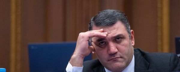Депутат Геворг Костанян на внеочередном заседании Парламента Армении (24 октября 2018). Еревaн - Sputnik Армения