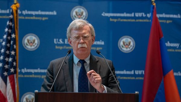 Пресс-конференция Джона Болтона в Посольстве США в Армении (25 октября 2018) Пресс-конференция Джона Болтона в Посольстве США в Армении (25 октября 2018) - Sputnik Армения
