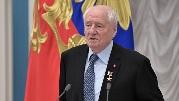 Худрук театра Ленком Марк Захаров на церемонии вручения медалей Герой Труда Российской Федерации (25 апреля 2018). Москвa - Sputnik Армения