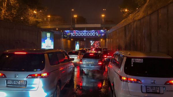 Пробка на проспекте Азатутян - Sputnik Армения