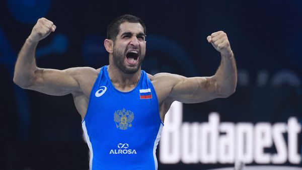 Степан Марянян празднуе победу в финале борьбы греко-римского стиля в категории дп 63кг на Чемпионата мира по борьбе (26 октября 2018). Будапешт - Sputnik Армения