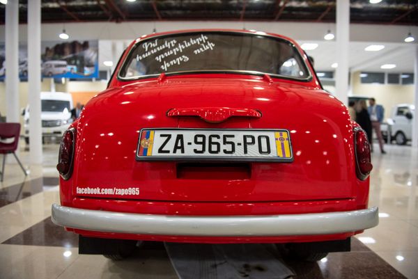 Автомобиль ЗАЗ-965 на выставке Arm Auto Show Expo 2018 - Sputnik Армения