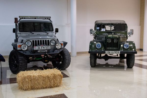 Дальние родственники Willys-а встретились на выставке Arm Auto Show Expo 2018 - Sputnik Армения
