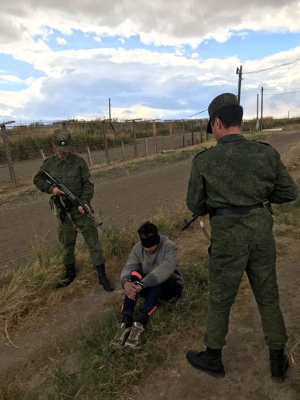 В Армении российские пограничники задержали нарушителя трех границ - Sputnik Армения