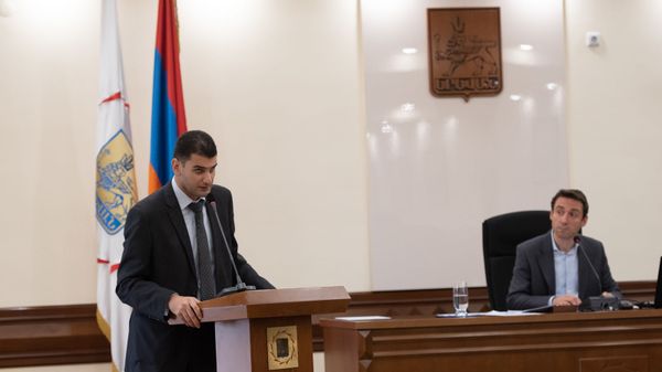 Հրաչյա Սարգսյանն ու Նիկոլ Փաշինյանը Հրաչյա Սարգսյանն ու Նիկոլ Փաշինյանը - Sputnik Արմենիա