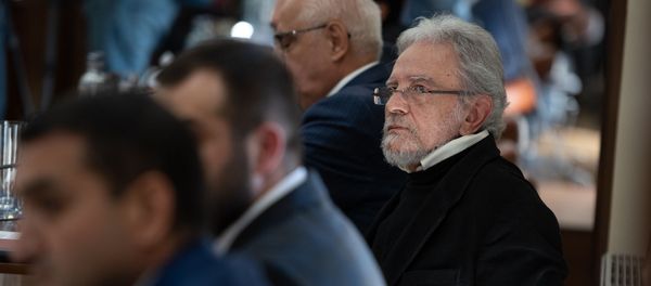 Главный архитектор Еревана Артур Месчян в мэрии (29 октября 2018). Еревaн Главный архитектор Еревана Артур Месчян в мэрии (29 октября 2018). Еревaн - Sputnik Армения