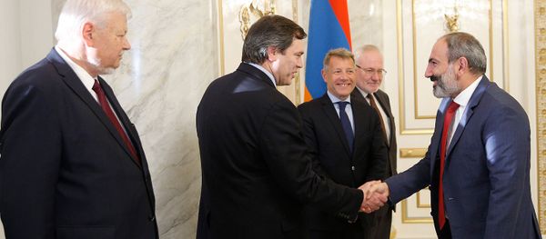 Встреча и.о. премьер-министра Никола Пашиняна с сопредседателями МГ ОБСЕ. (29 октября 2018). Ереван - Sputnik Արմենիա