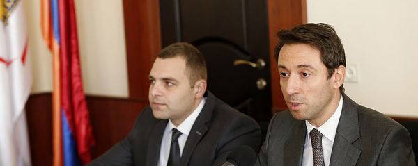 Мэр Еревана Айк Марутян представил аппарату административного района Малатия-Себастия нового руководителя - Sputnik Արմենիա