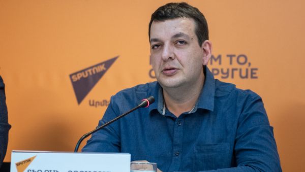 Тигран Кочарян (30 октября 2018). Ереван - Sputnik Արմենիա