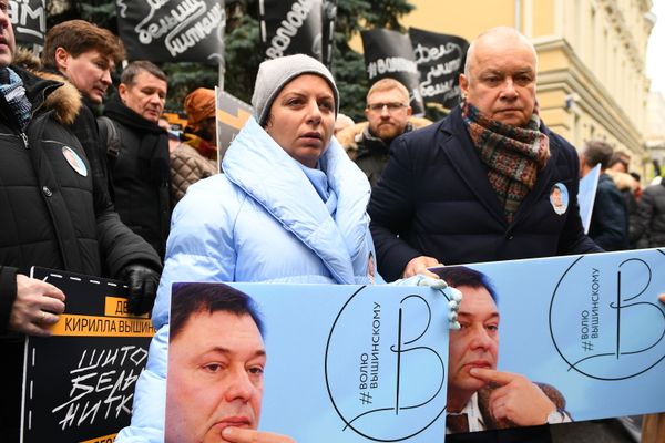 Акция солидарности с Кириллом Вышинским прошла у посольства Украины в Москве - Sputnik Армения