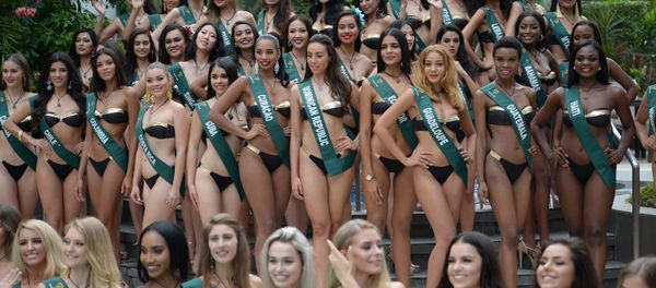 Участницы конкурса Мисс Земля 2018 во время пресс-презентации в Маниле 11 октября 2018 года - Sputnik Արմենիա