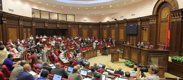 Здание Парламента Армении Здание Парламента Армении - Sputnik Армения