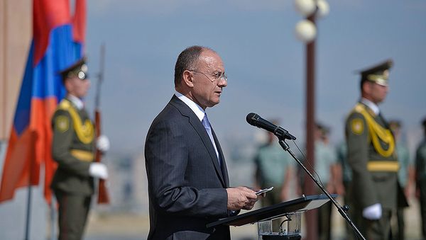 Министр обороны Армении Сейран Оганян - Sputnik Армения