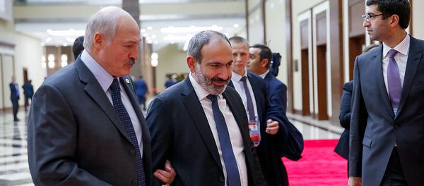 И.о. премьер-министра Армении Никол Пашинян и президент Беларуси Александр Лукашенко на заседании Совета коллективной безопасности ОДКБ (8 ноября 2018). Астана И.о. премьер-министра Армении Никол Пашинян и президент Беларуси Александр Лукашенко на заседании Совета коллективной безопасности ОДКБ (8 ноября 2018). Астана - Sputnik Армения