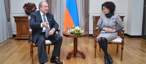 Президент Армении Армен Саркисян принял супругу и.о. премьер-министра Анну Акопян (8 ноября 2018). Еревaн - Sputnik Արմենիա