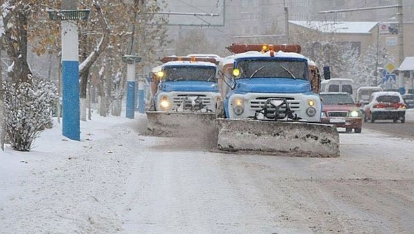 Очистка снега в Ереване - Sputnik Армения