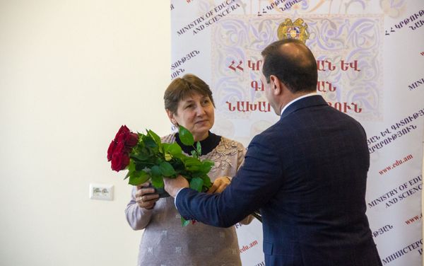Ուսուցիչների պարգևատրման արարողություն Ուսուցիչների պարգևատրման արարողություն - Sputnik Արմենիա